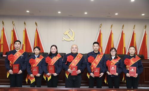 關(guān)于表彰2020年度先進(jìn)集體、先進(jìn)個(gè)人的決定