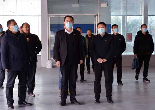 市交通運輸局黨組書記、局長彭仁來一行元旦期間深入公交調(diào)研