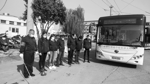 這一刻，洛陽公交人深切哀悼